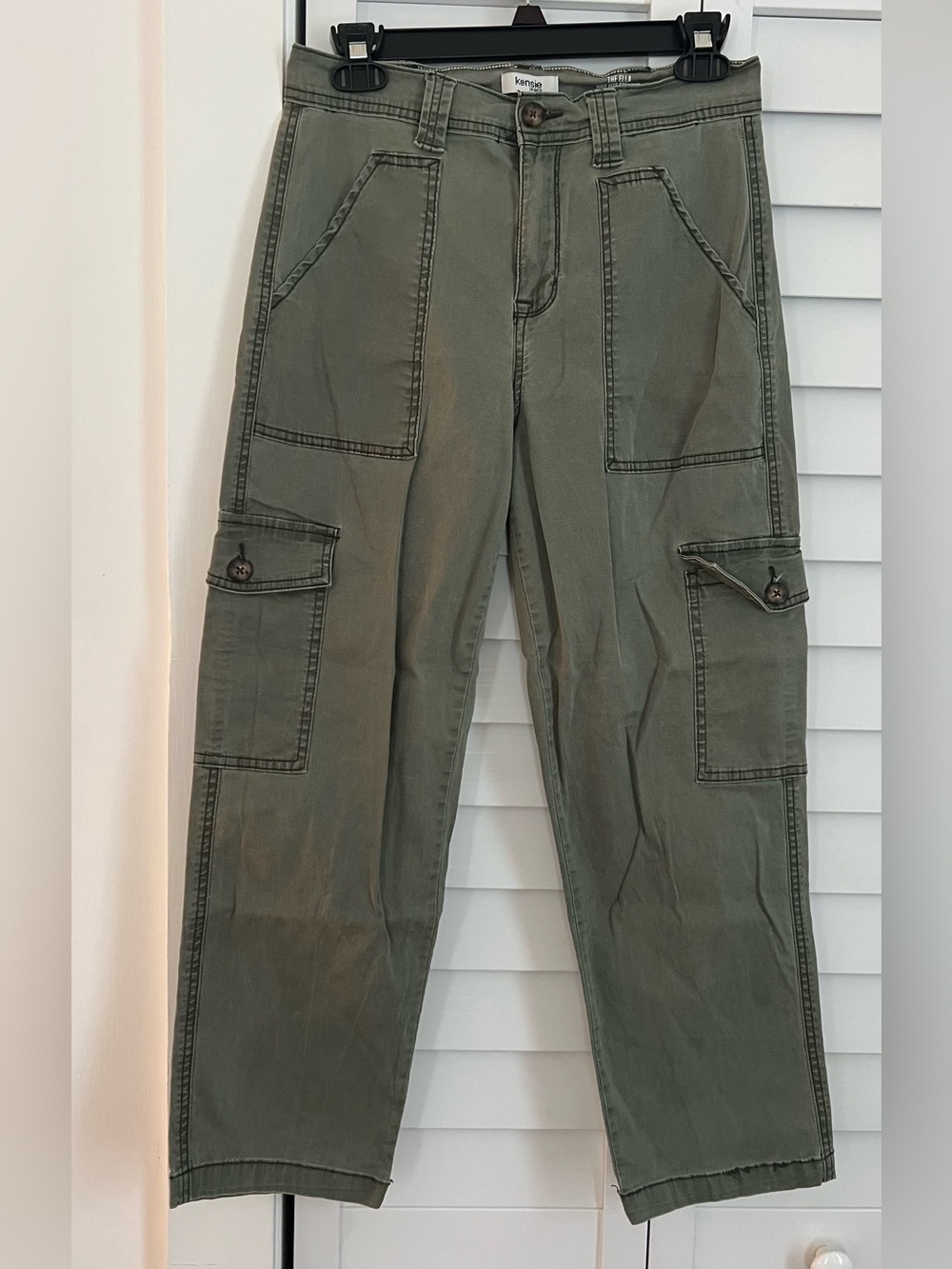 Kensie Military Green Cargo Capri Pants
